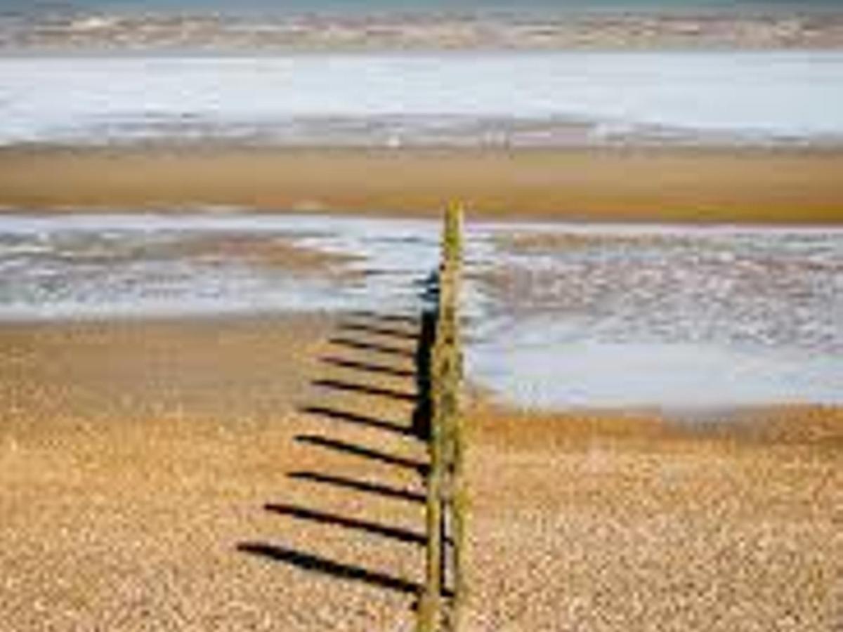 Pass The Keys Fabulous Beach Front Holiday Location Lydd エクステリア 写真