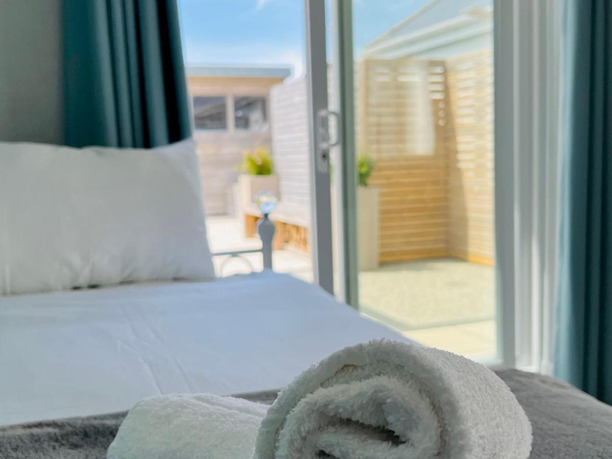 Pass The Keys Fabulous Beach Front Holiday Location Lydd エクステリア 写真