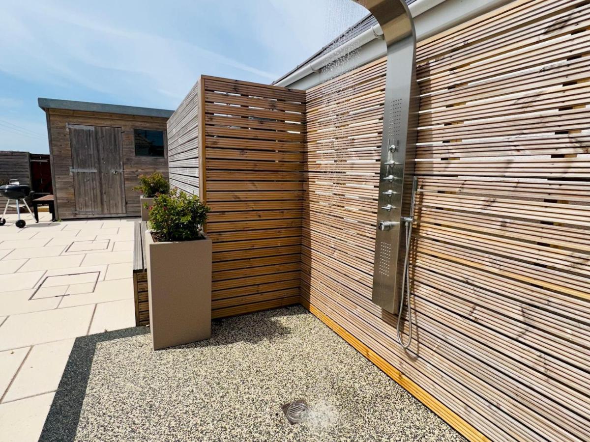 Pass The Keys Fabulous Beach Front Holiday Location Lydd エクステリア 写真